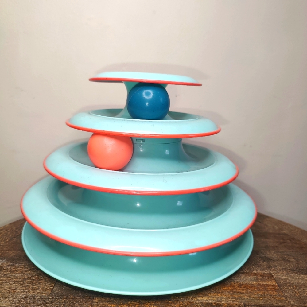 Cat interactive ball tower- One ball missing